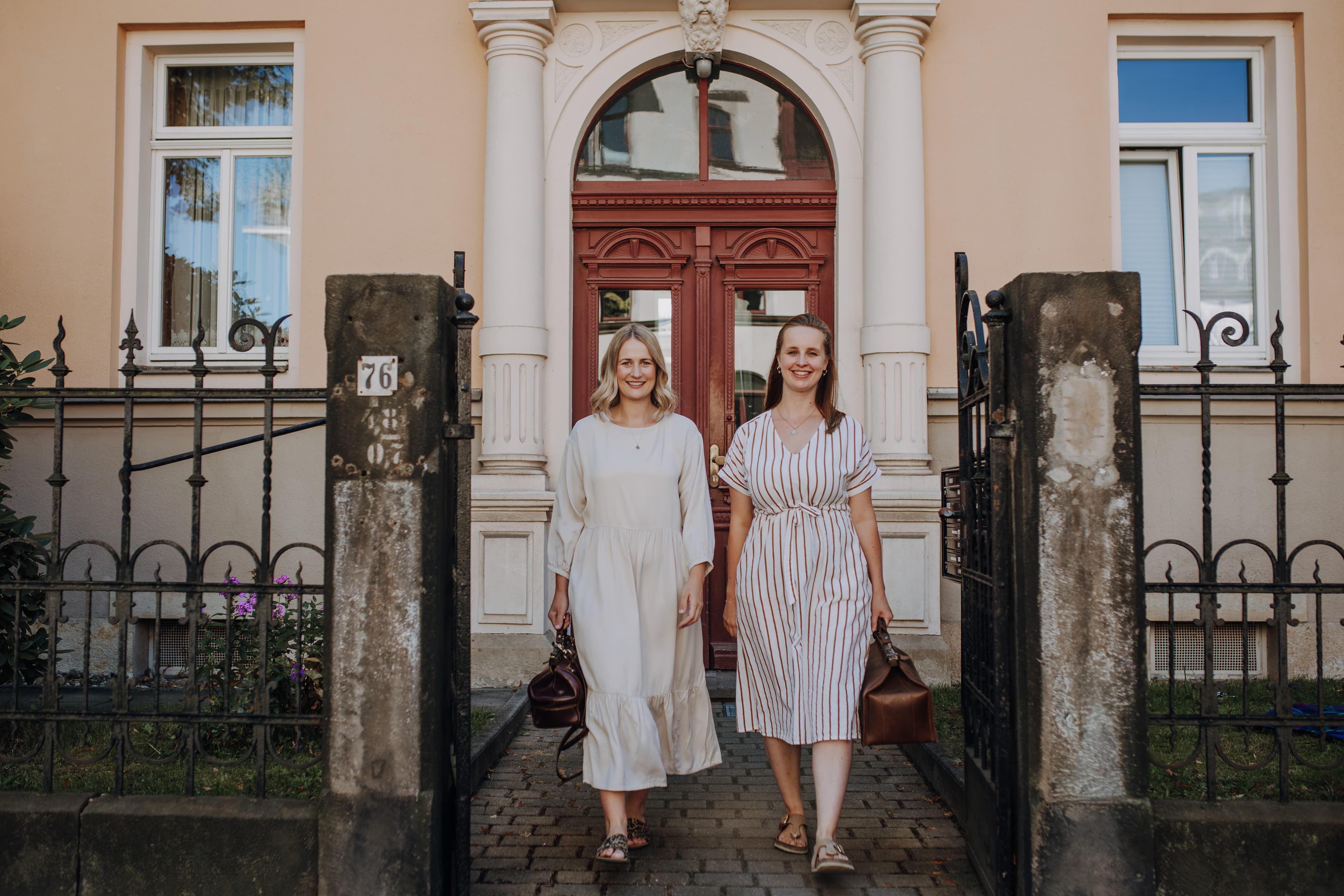Stadtlandhebammen - Lisa Weiße und Mathilde Glöckner